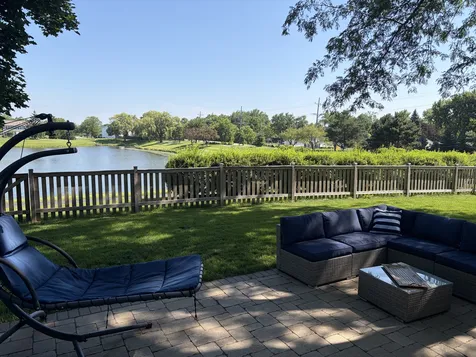 1724 Dorchester Court Mundelein IL 60060
