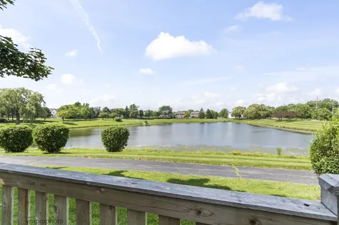 1724 Dorchester Court Mundelein IL 60060