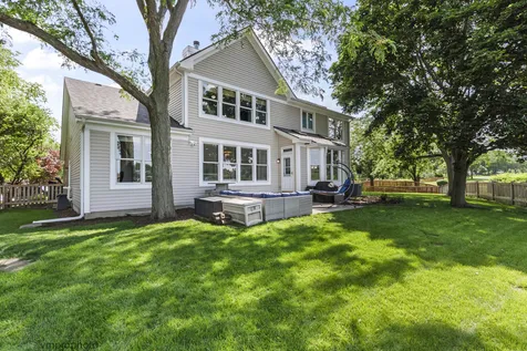 1724 Dorchester Court Mundelein IL 60060
