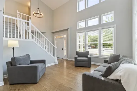 1724 Dorchester Court Mundelein IL 60060