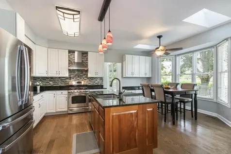 1724 Dorchester Court Mundelein IL 60060