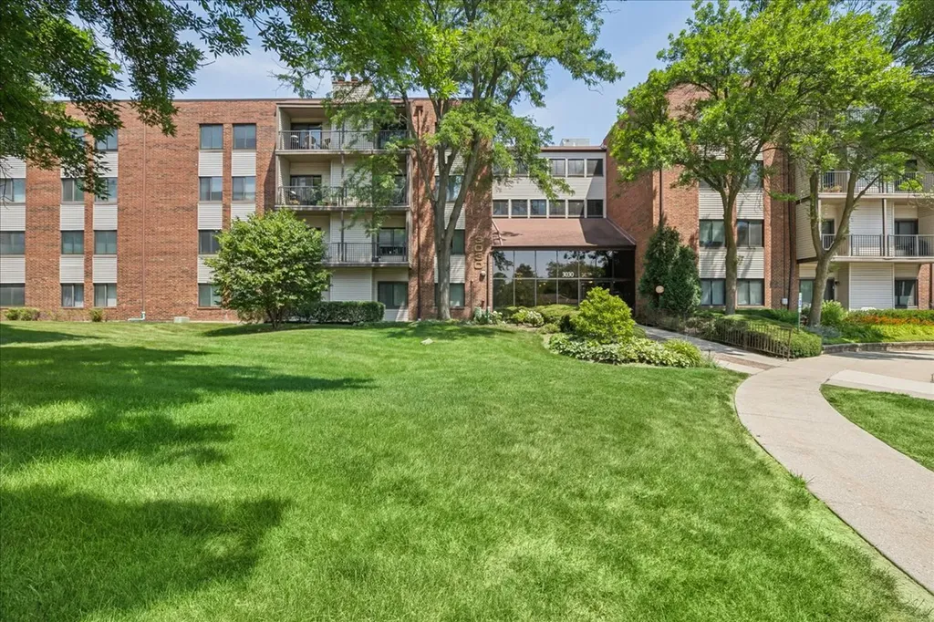 3030 Pheasant Creek Drive Northbrook IL 60062