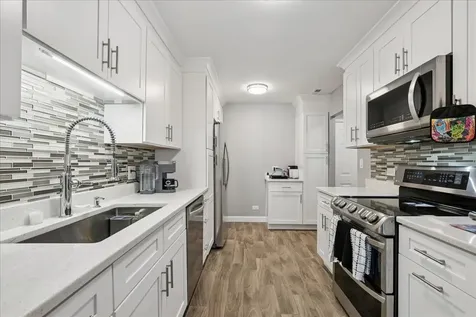3030 Pheasant Creek Drive Northbrook IL 60062