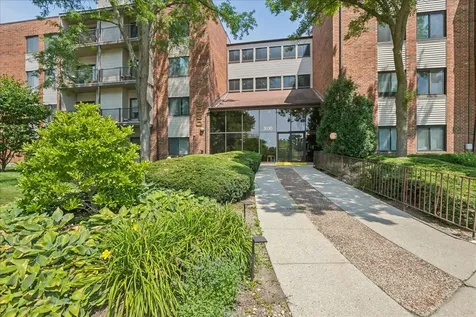 3030 Pheasant Creek Drive Northbrook IL 60062