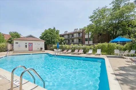 3030 Pheasant Creek Drive Northbrook IL 60062