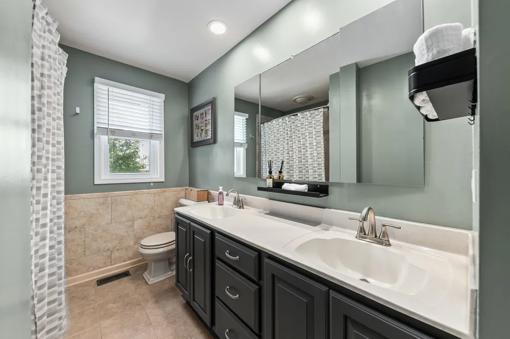 2422 Chippewa Court Lisle IL 60532