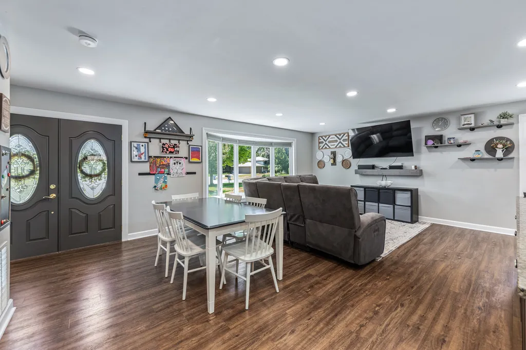 2422 Chippewa Court Lisle IL 60532