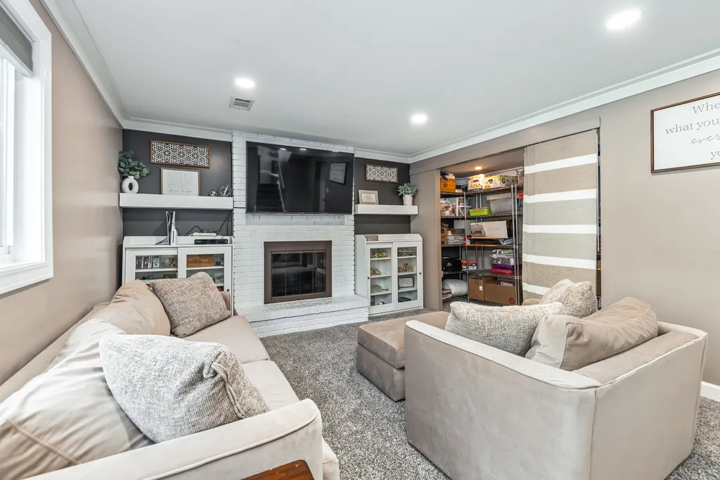 2422 Chippewa Court Lisle IL 60532