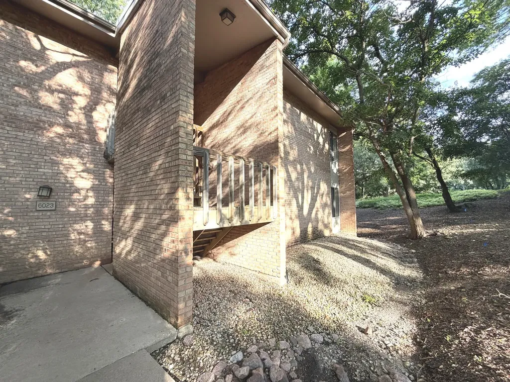 6023 Forest View Road Lisle IL 60532