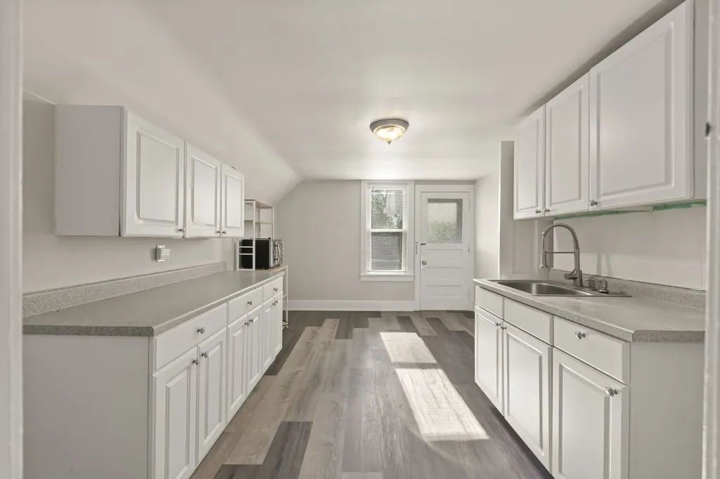 617 South 4th Street Aurora IL 60505