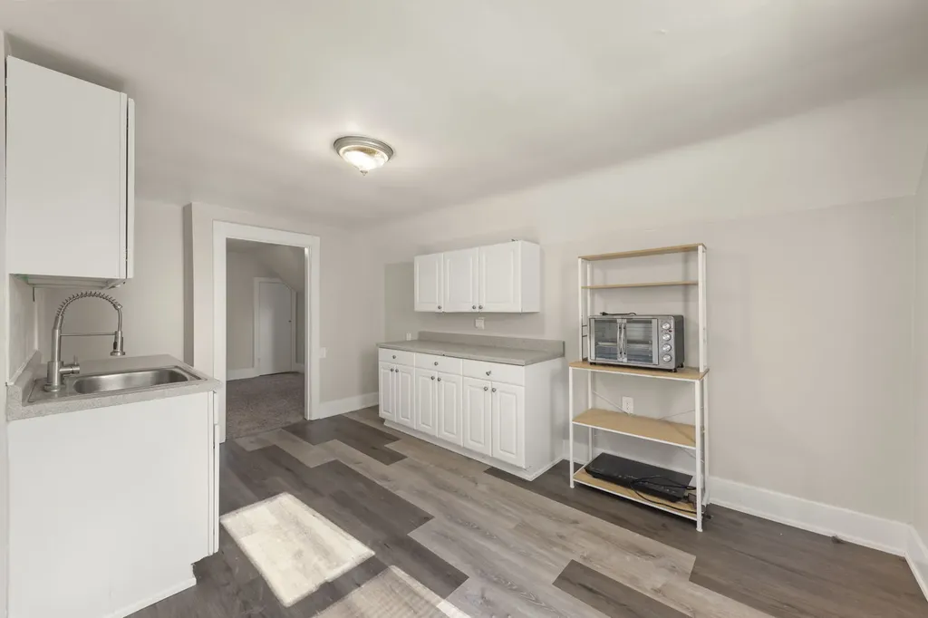 617 South 4th Street Aurora IL 60505