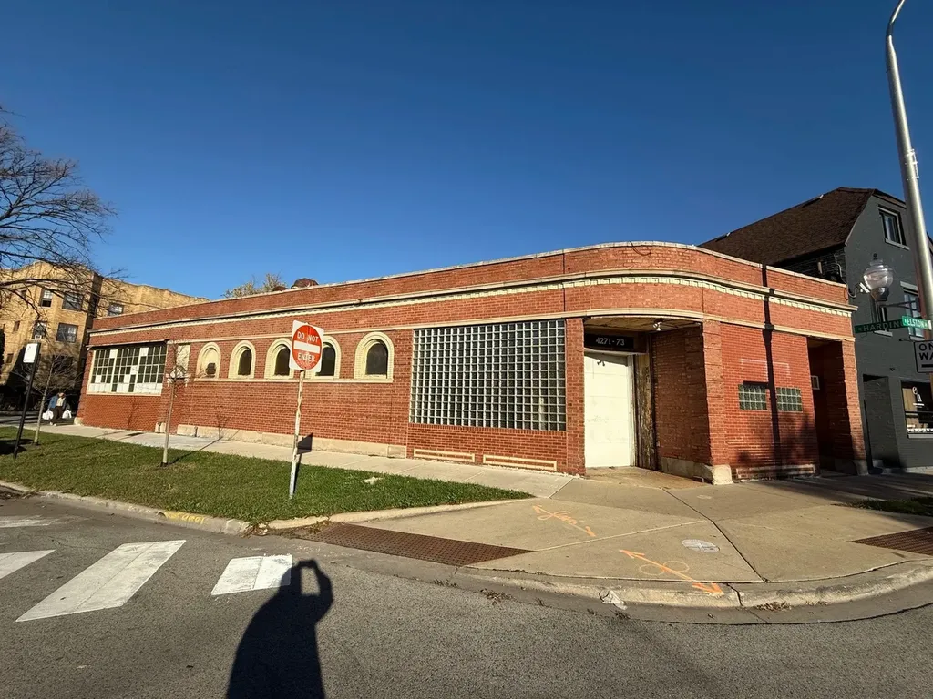 4271 North Elston Avenue Chicago IL 60618