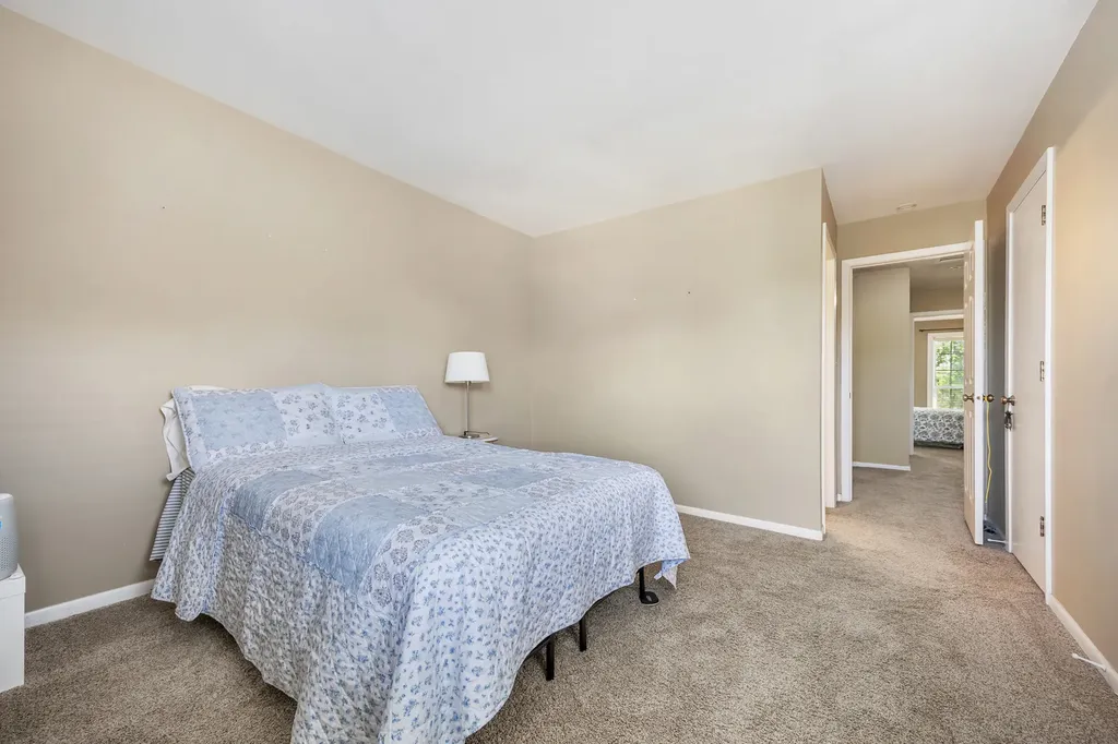 121 Golfview Drive Glendale Heights IL 60139
