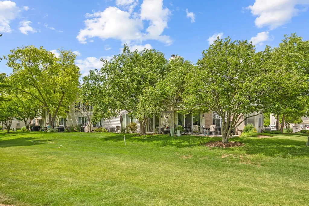 121 Golfview Drive Glendale Heights IL 60139