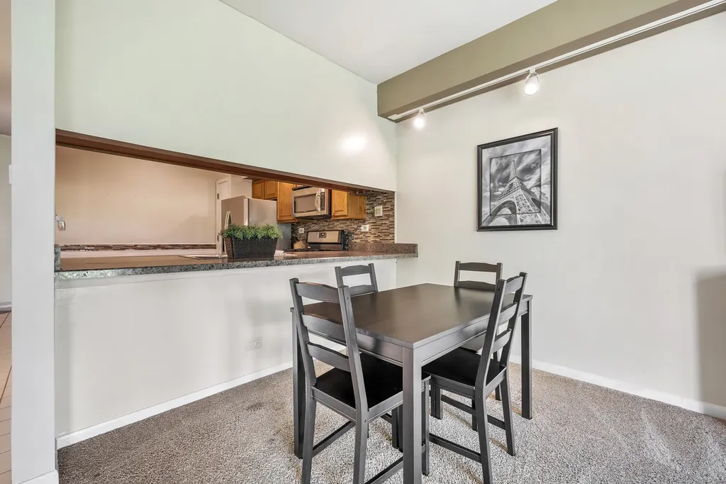 121 Golfview Drive Glendale Heights IL 60139