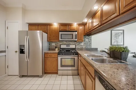 121 Golfview Drive Glendale Heights IL 60139