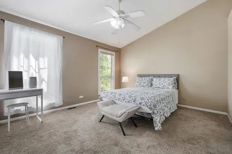 121 Golfview Drive Glendale Heights IL 60139