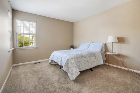 121 Golfview Drive Glendale Heights IL 60139