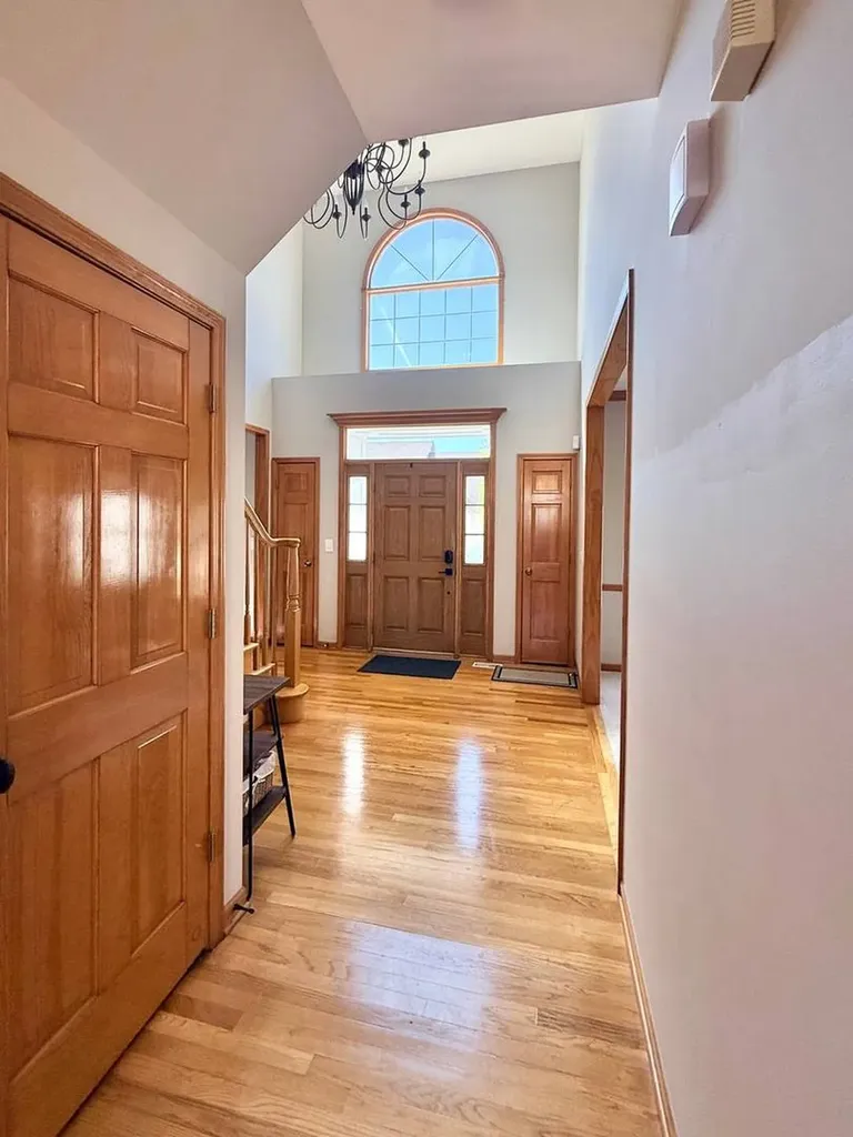 2052 Gardner Circle E Aurora IL 60503