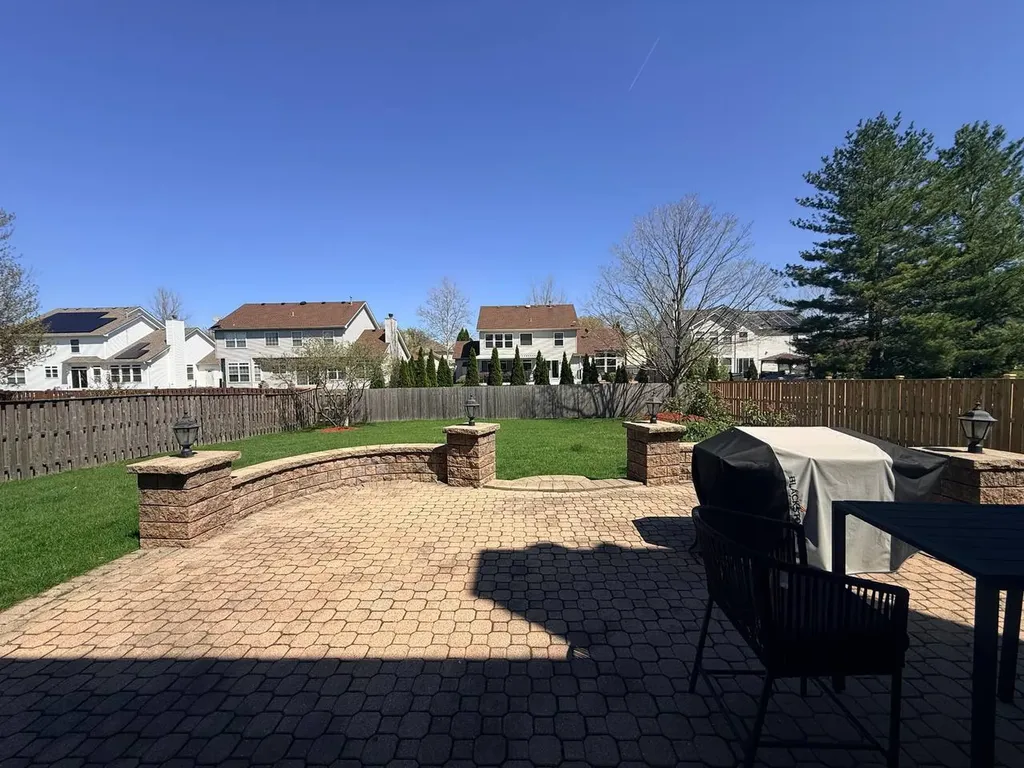 2052 Gardner Circle E Aurora IL 60503