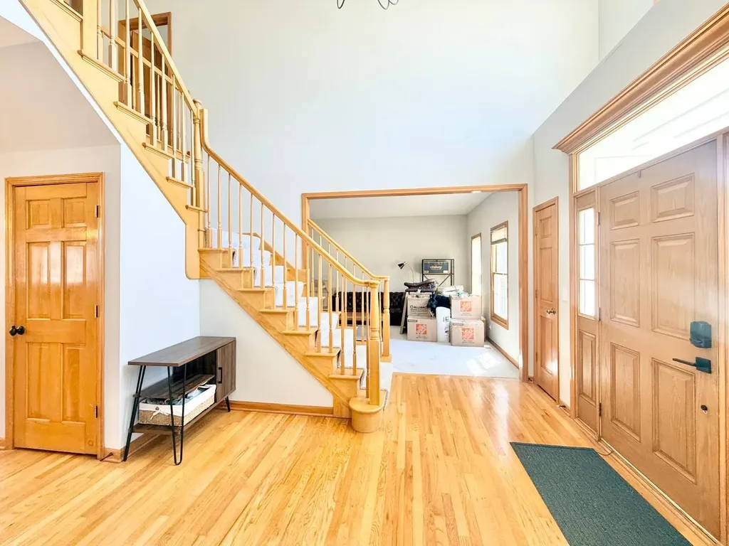 2052 Gardner Circle E Aurora IL 60503