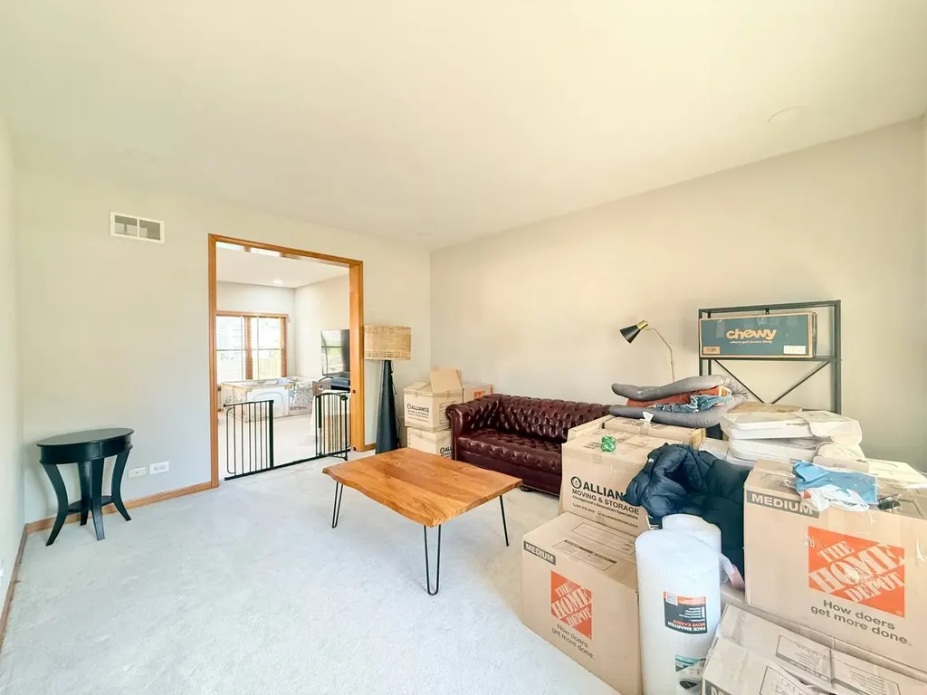 2052 Gardner Circle E Aurora IL 60503