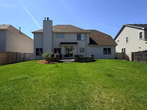 2052 Gardner Circle E Aurora IL 60503