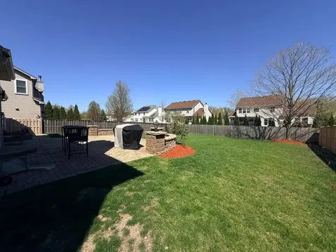 2052 Gardner Circle E Aurora IL 60503