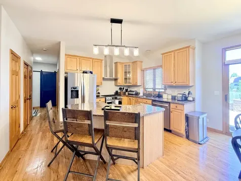 2052 Gardner Circle E Aurora IL 60503