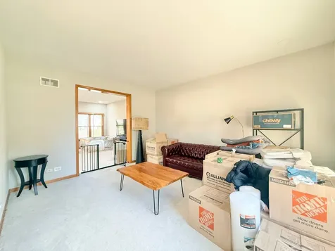 2052 Gardner Circle E Aurora IL 60503
