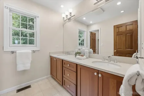 6036 Mill Bridge Lane Lisle IL 60532