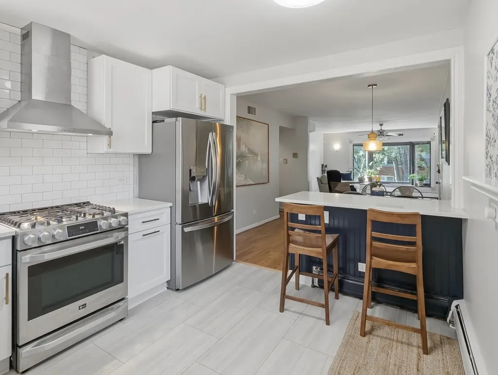 1612 West Farwell Avenue Chicago IL 60626