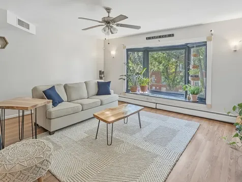 1612 West Farwell Avenue Chicago IL 60626