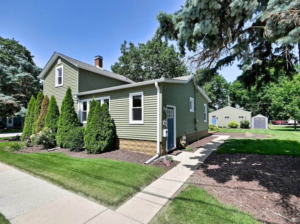 116 South River Street Montgomery IL 60538