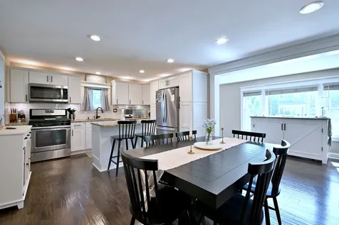116 South River Street Montgomery IL 60538