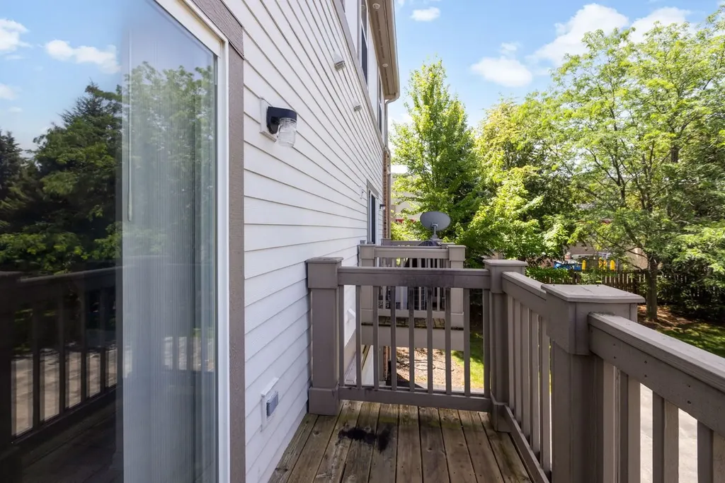 742 June Terrace Lake Zurich IL 60047