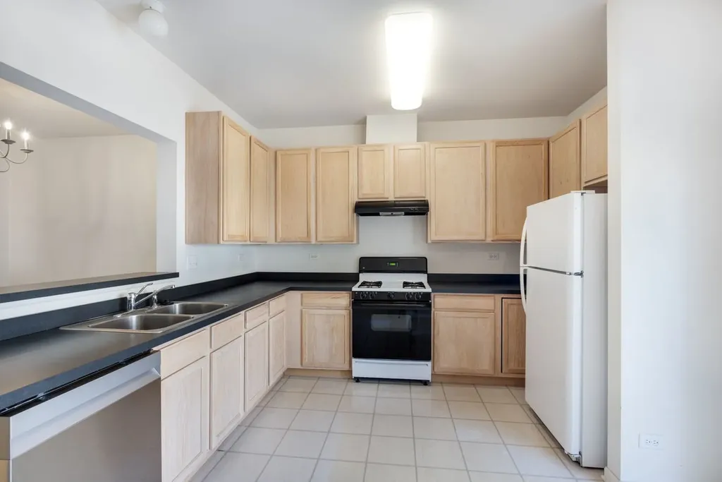 742 June Terrace Lake Zurich IL 60047