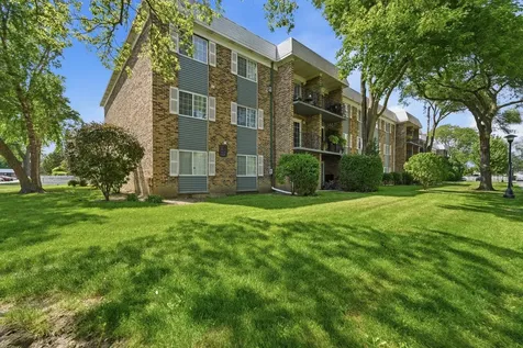 1621 North Windsor Drive Arlington Heights IL 60004