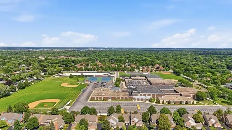 1621 North Windsor Drive Arlington Heights IL 60004