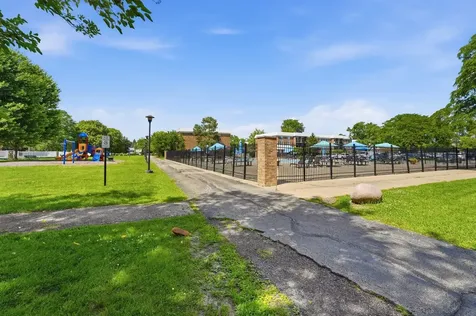 1621 North Windsor Drive Arlington Heights IL 60004