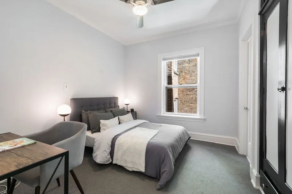 6225 North Kenmore Avenue Chicago IL 60660