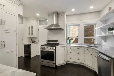 6225 North Kenmore Avenue Chicago IL 60660