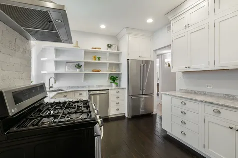 6225 North Kenmore Avenue Chicago IL 60660