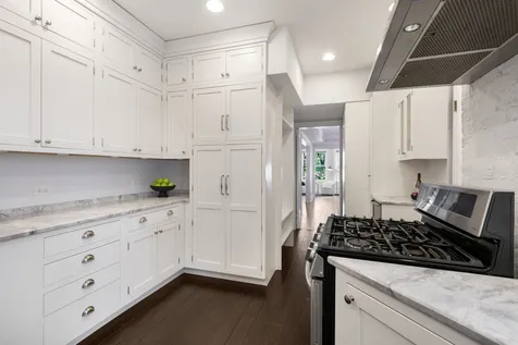 6225 North Kenmore Avenue Chicago IL 60660