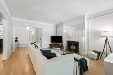 6225 North Kenmore Avenue Chicago IL 60660