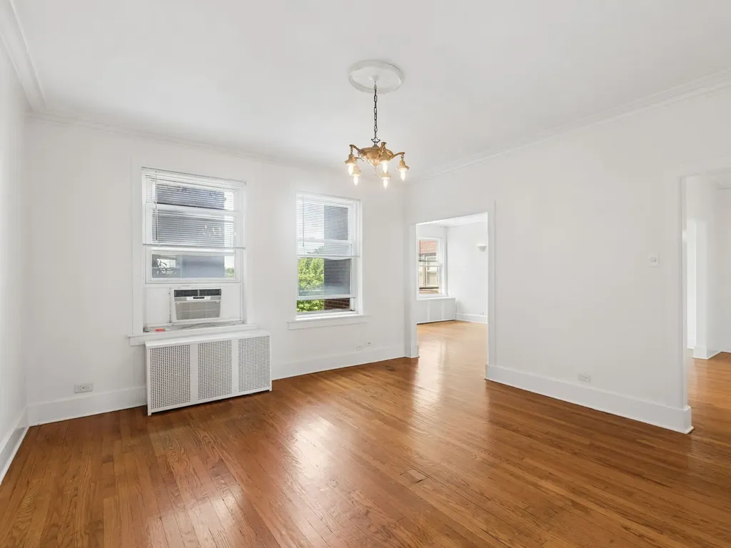 1044 West Balmoral Avenue Chicago IL 60640