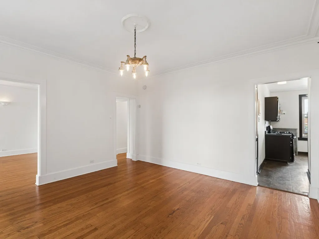 1044 West Balmoral Avenue Chicago IL 60640
