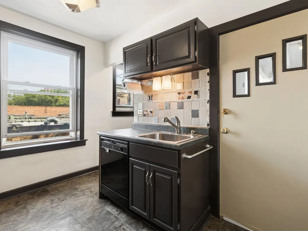 1044 West Balmoral Avenue Chicago IL 60640