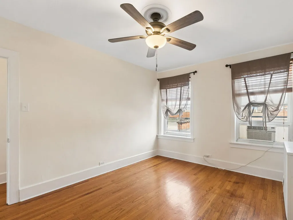 1044 West Balmoral Avenue Chicago IL 60640