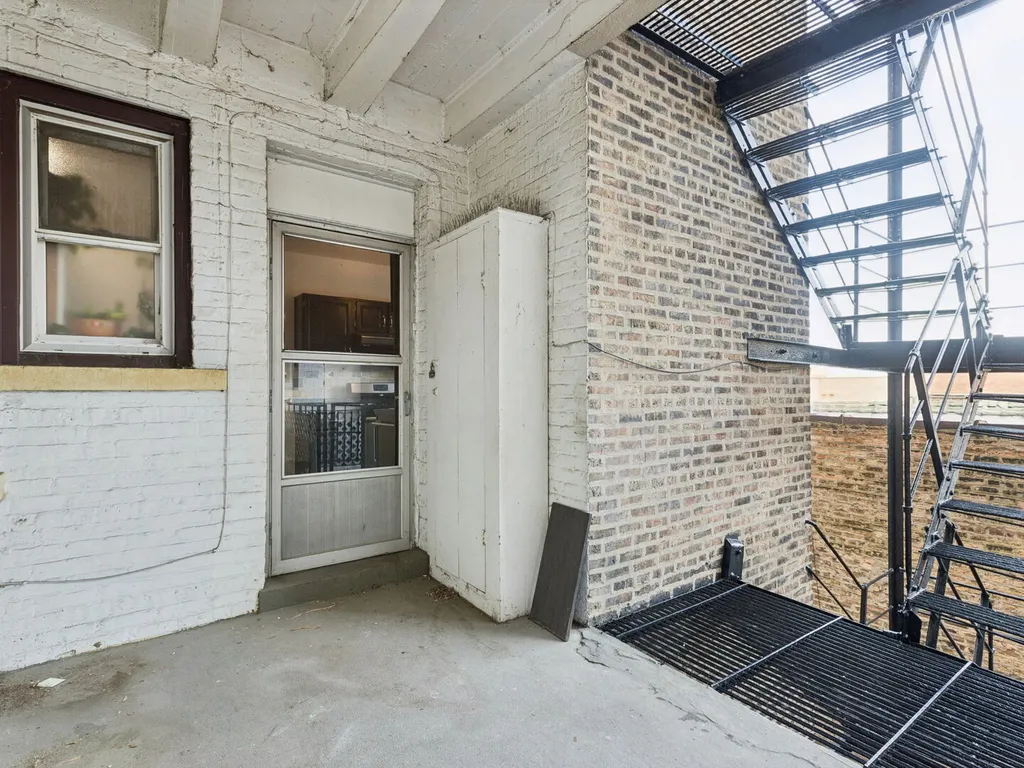 1044 West Balmoral Avenue Chicago IL 60640